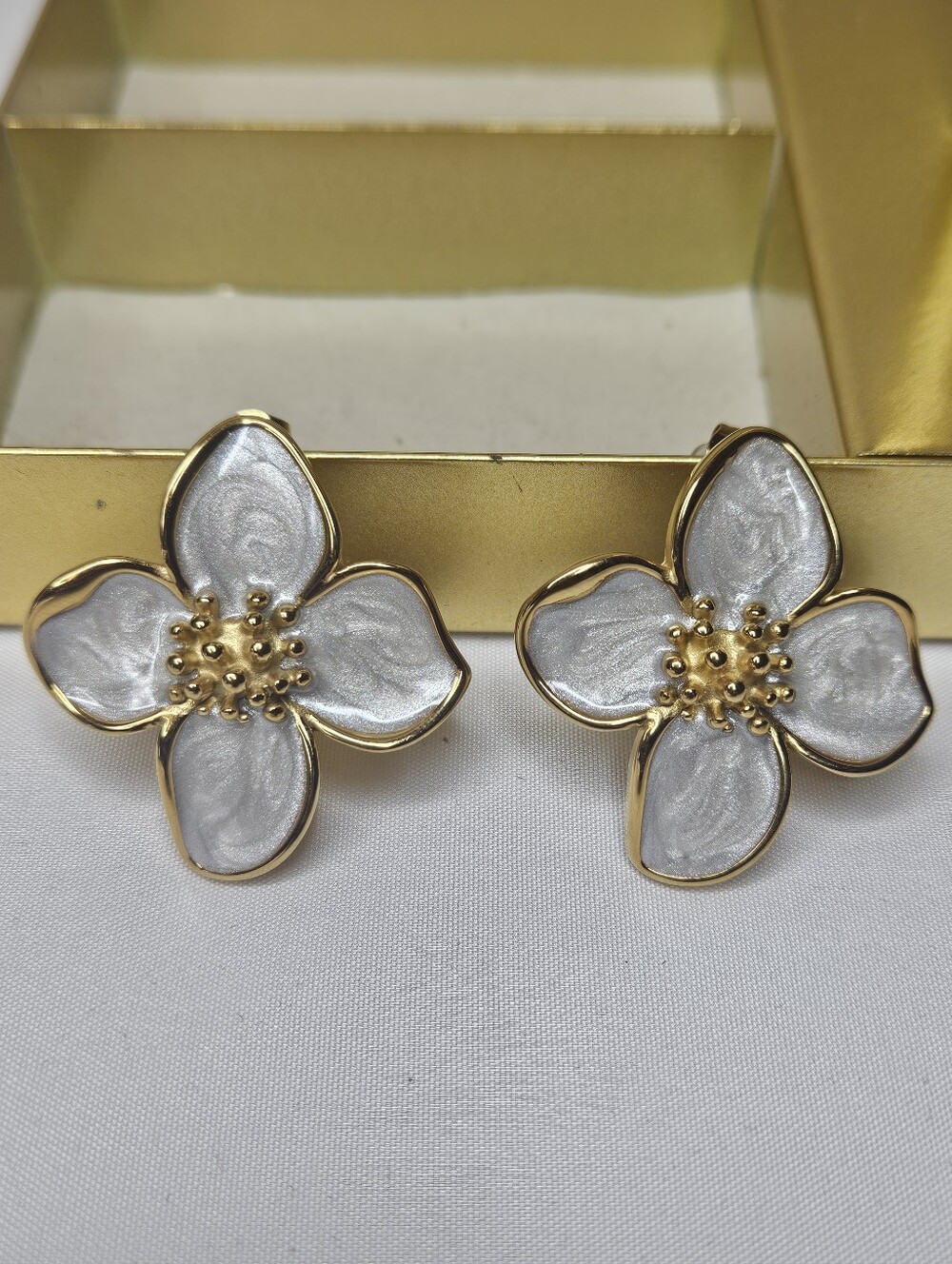 White Flower Stud Earrings | Gold Tone Floral Statement Earrings | Elegant NEW